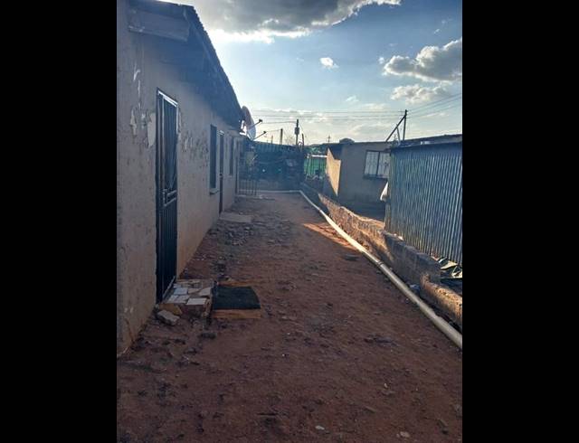 1 BEDROOM HOUSE FOR SALE IN ROODEKOP